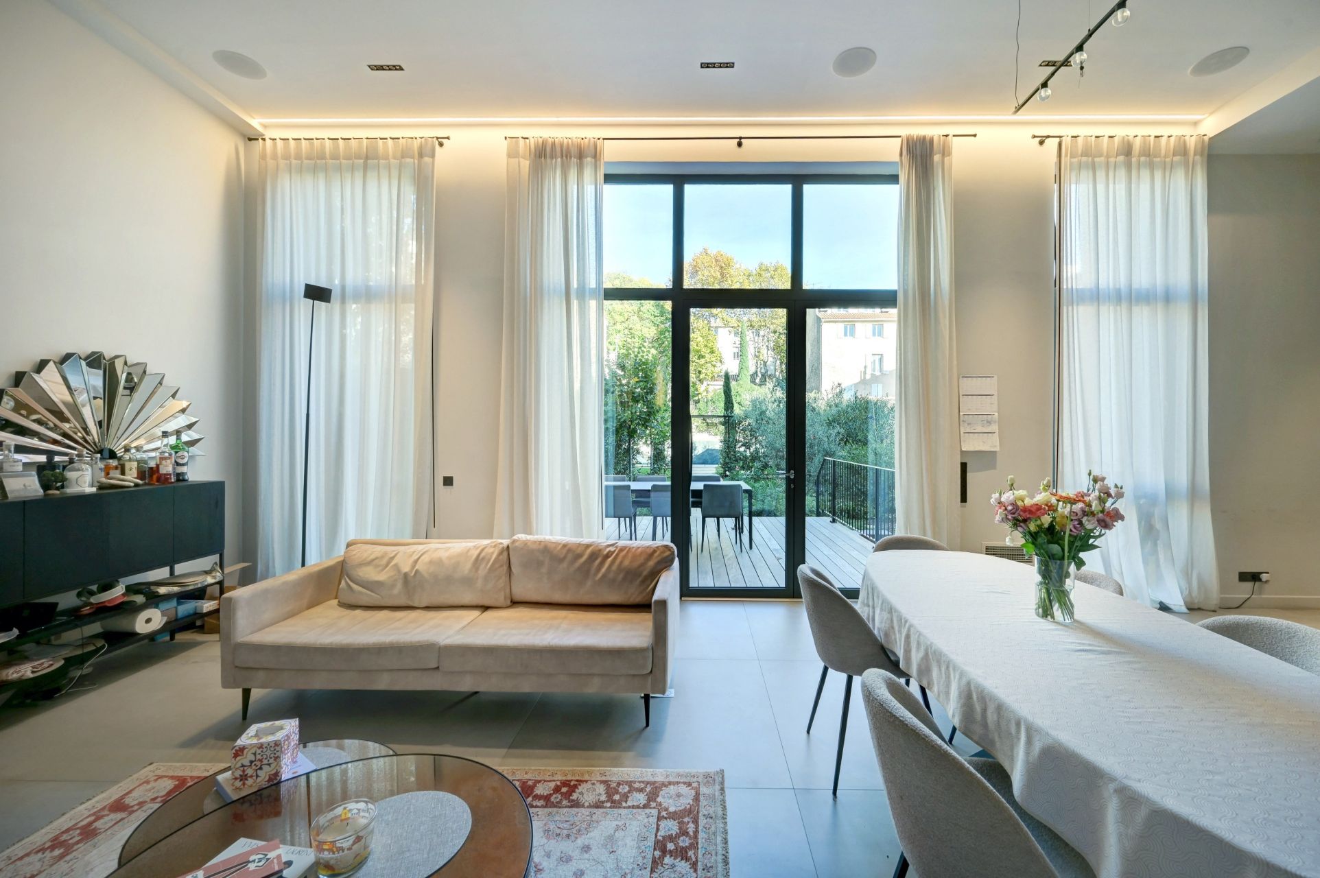 luxury house 8 Rooms for sale on AIX EN PROVENCE (13100)