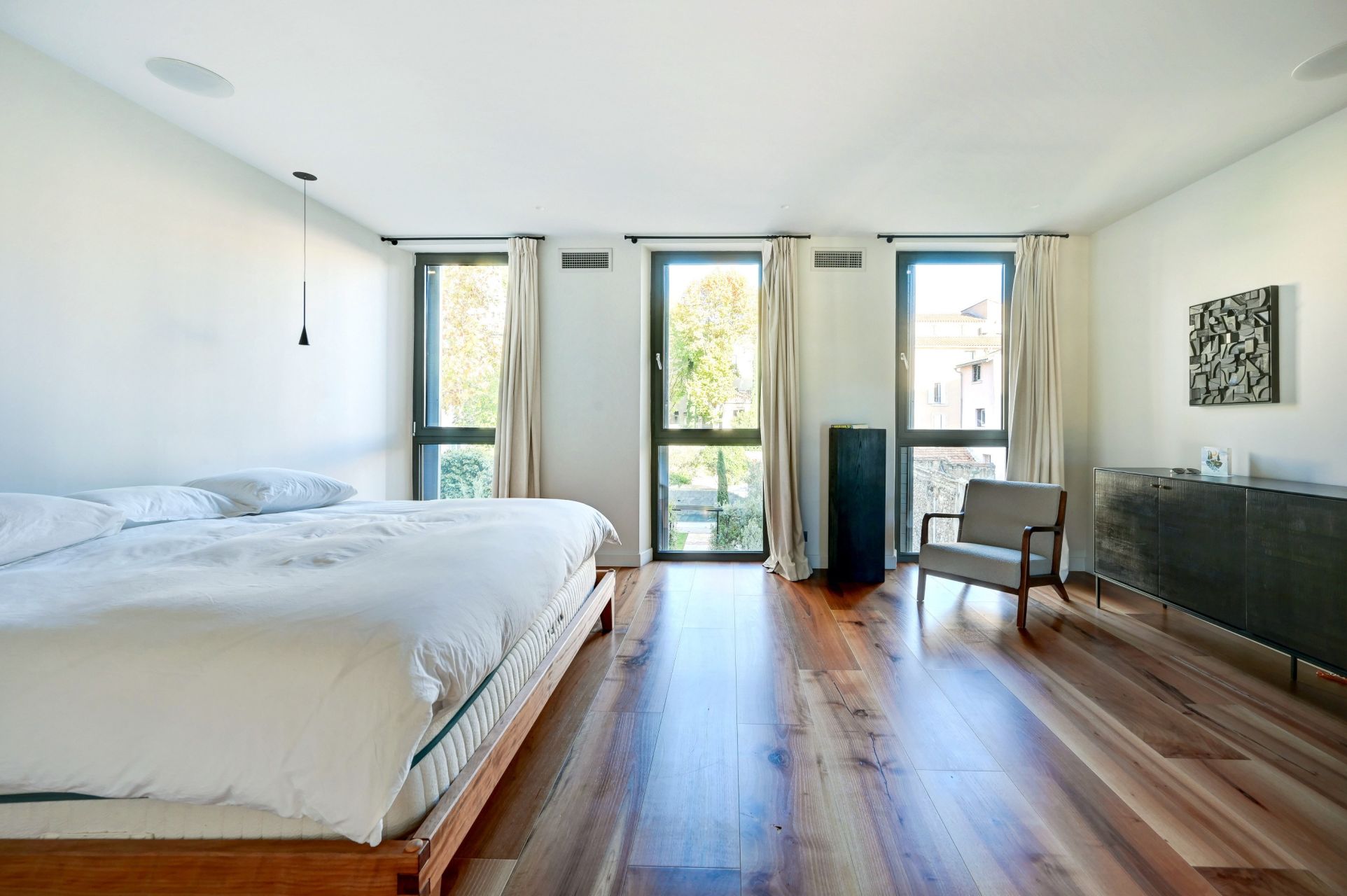 luxury house 8 Rooms for sale on AIX EN PROVENCE (13100)