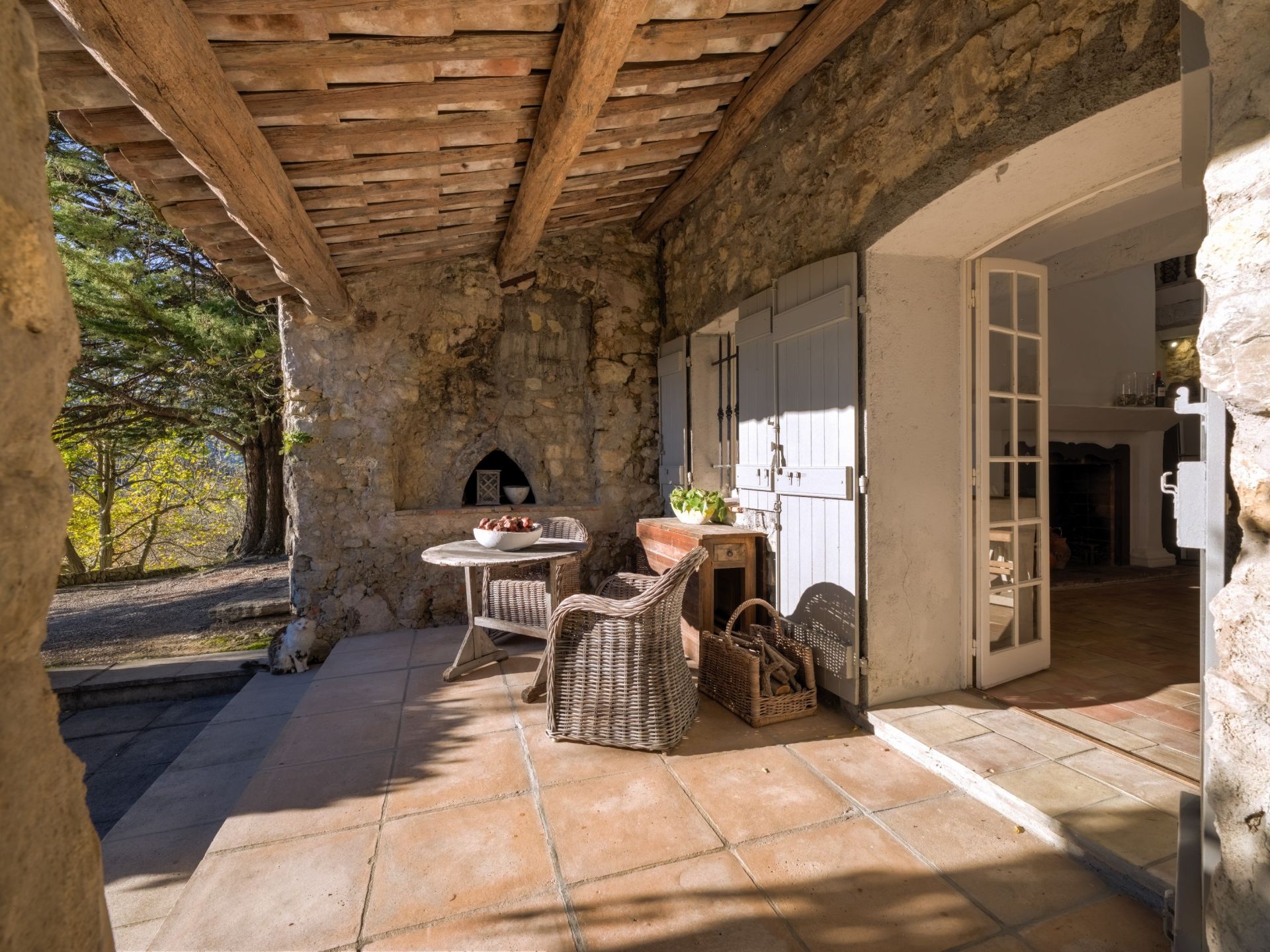 luxury provencale house 11 Rooms for sale on CHATEAUNEUF GRASSE (06740)
