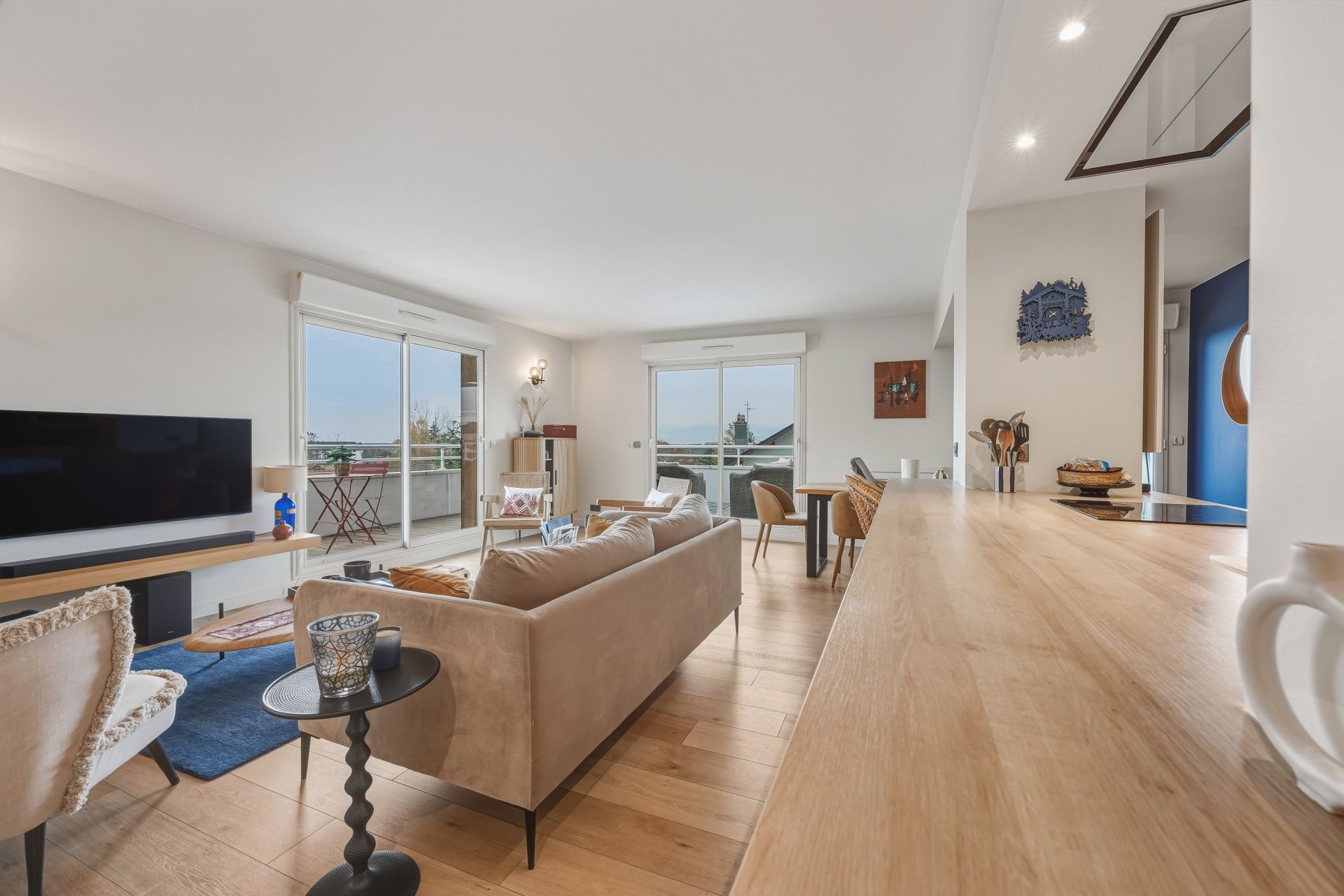 luxury apartment 4 Rooms for sale on DIVONNE LES BAINS (01220)