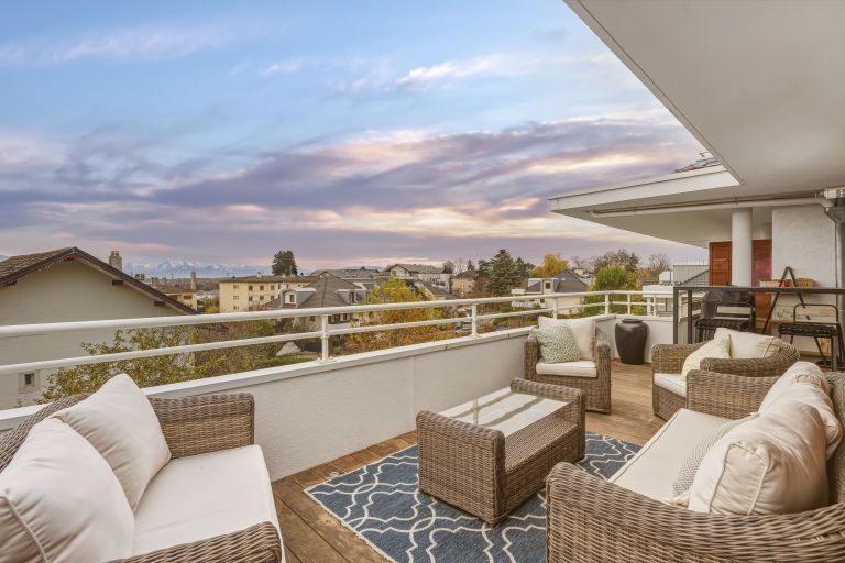 luxury apartment 4 Rooms for sale on DIVONNE LES BAINS (01220)