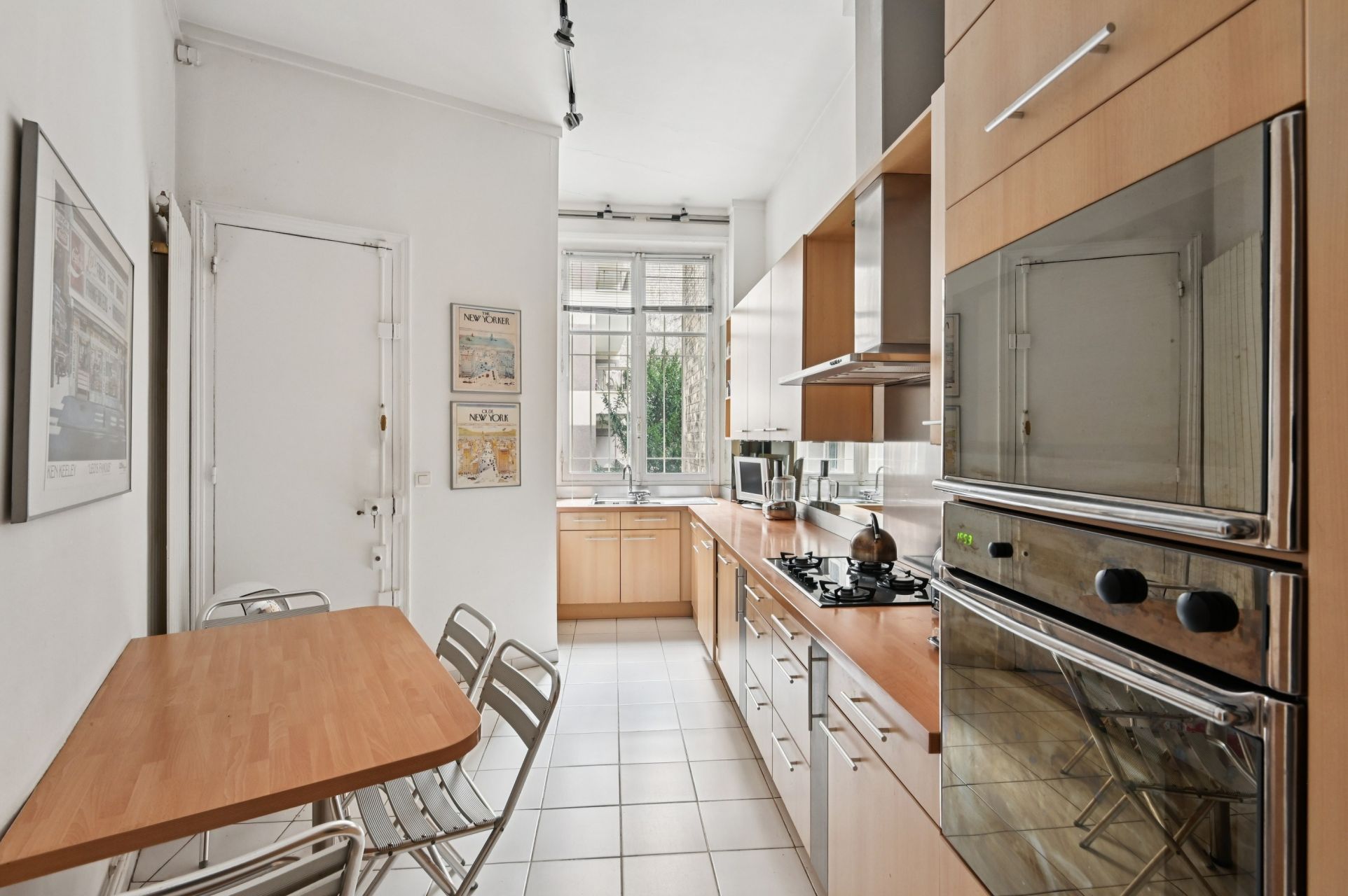 luxury apartment 7 Rooms for sale on PARIS (75116)