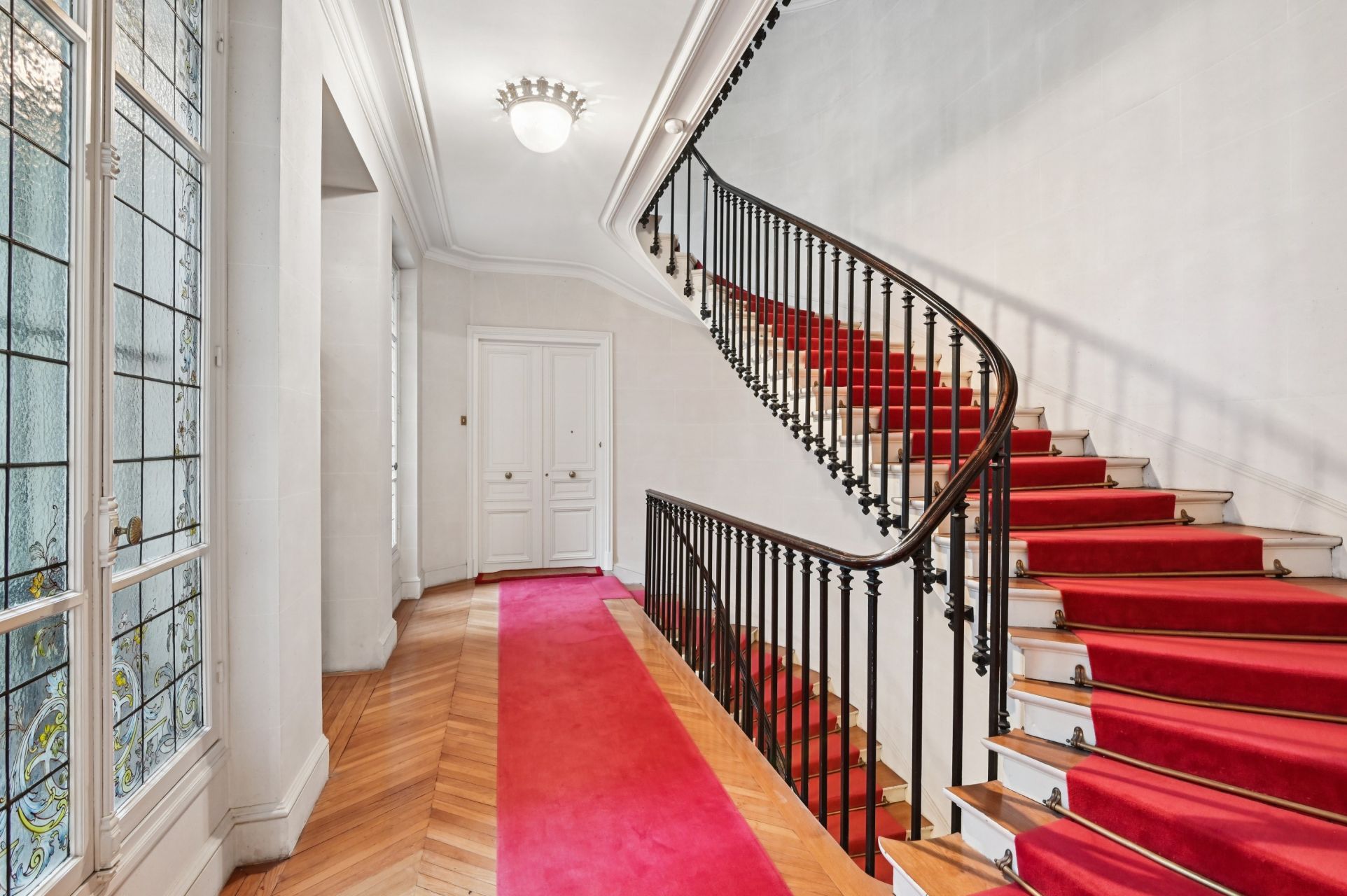 luxury apartment 7 Rooms for sale on PARIS (75116)