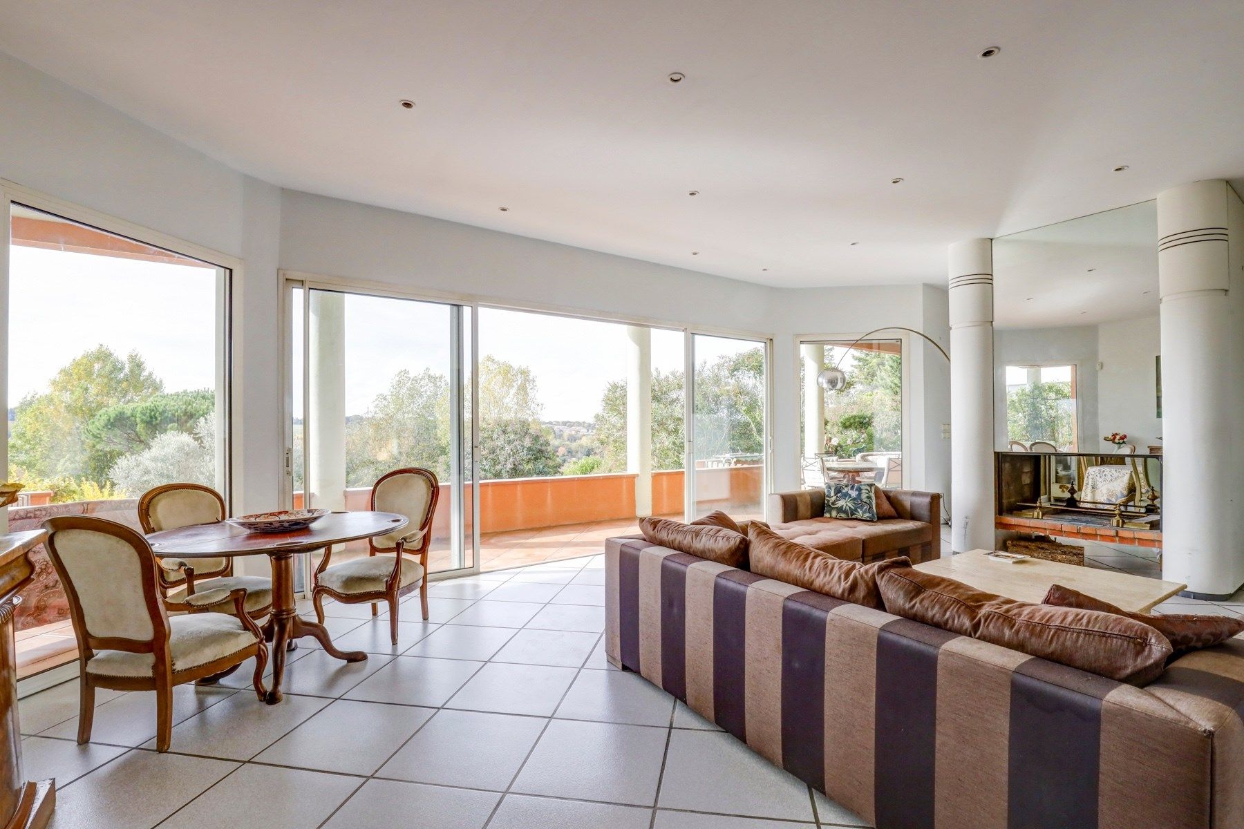 luxury house 7 Rooms for sale on TOULOUSE (31000)