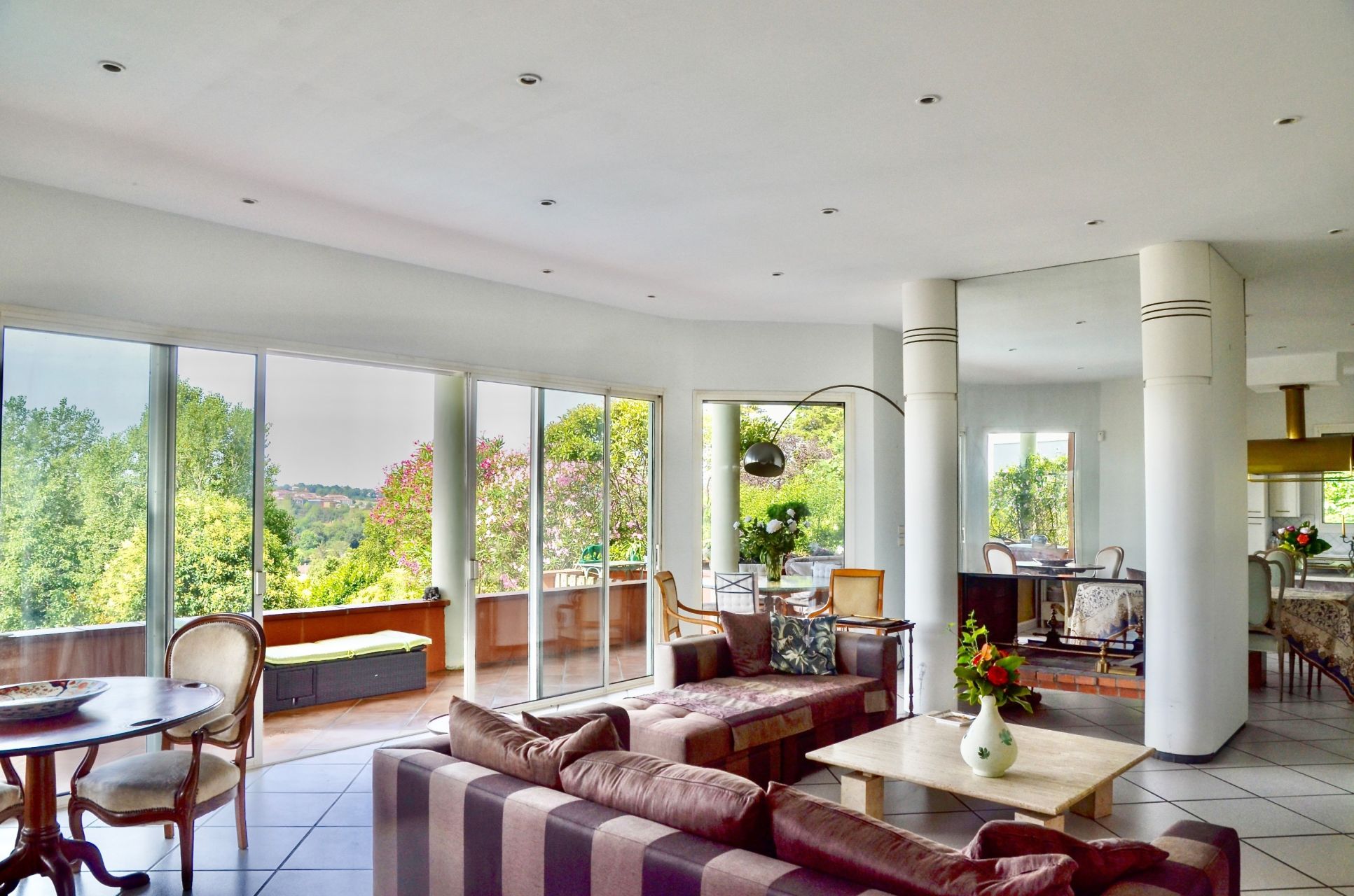 luxury house 7 Rooms for sale on TOULOUSE (31000)