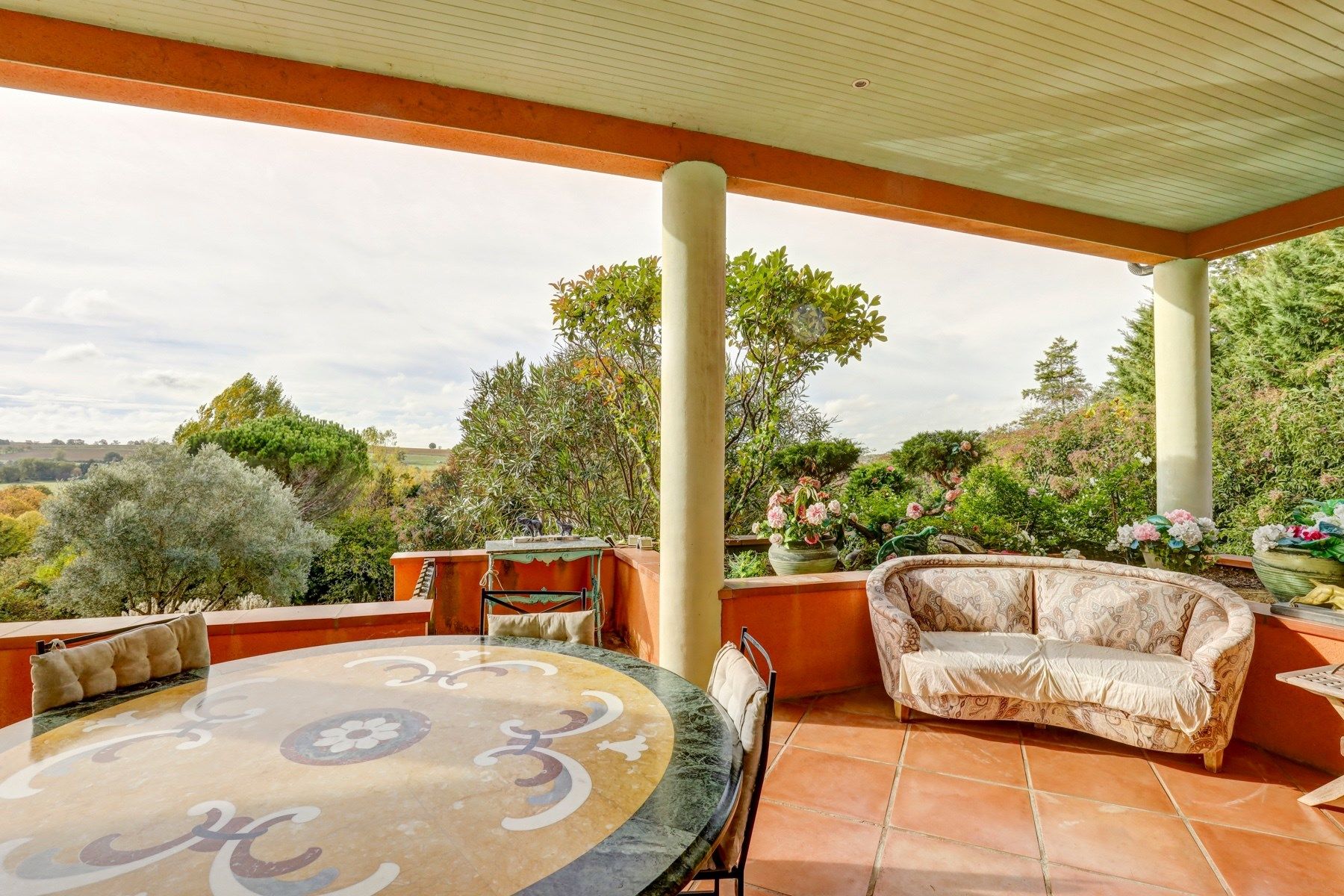 luxury house 7 Rooms for sale on TOULOUSE (31000)