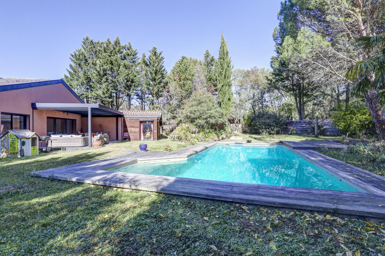 luxury house 8 Rooms for sale on TOULOUSE (31000)