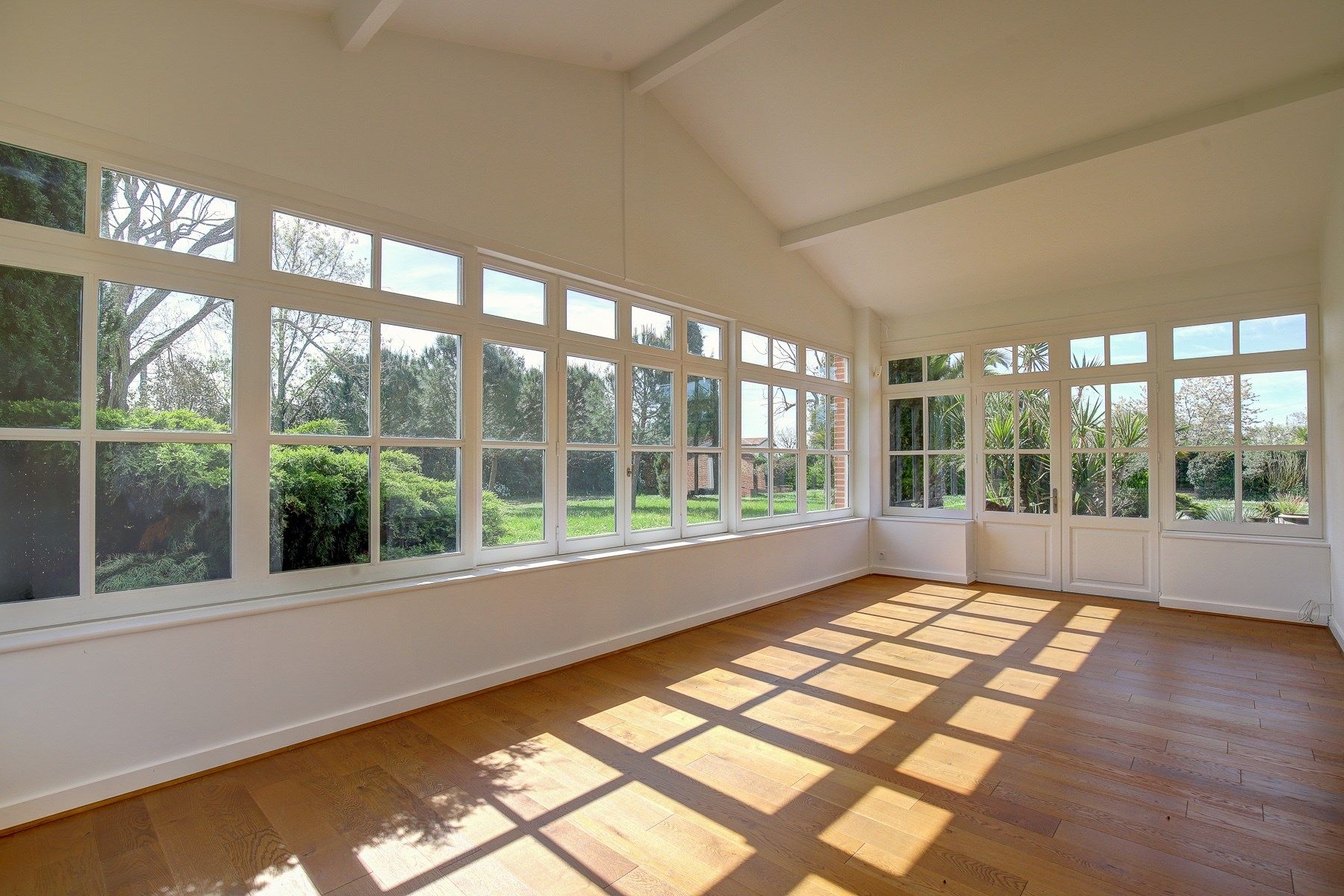 luxury house 10 Rooms for sale on TOULOUSE (31000)