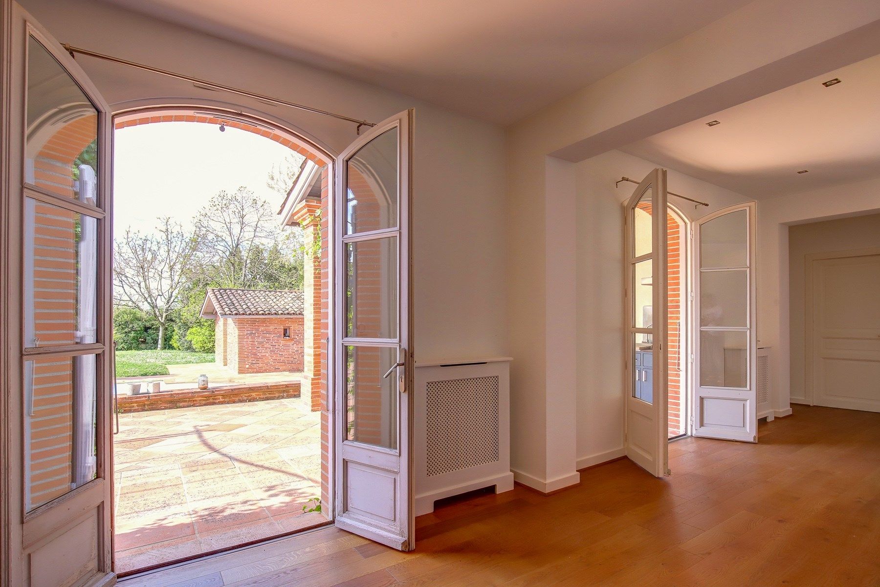 luxury house 10 Rooms for sale on TOULOUSE (31000)