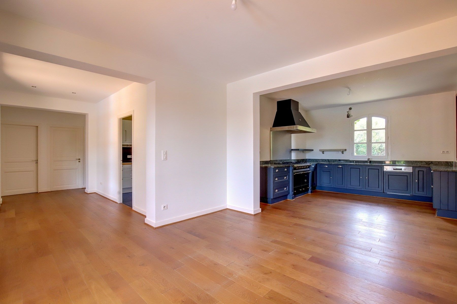 luxury house 10 Rooms for sale on TOULOUSE (31000)