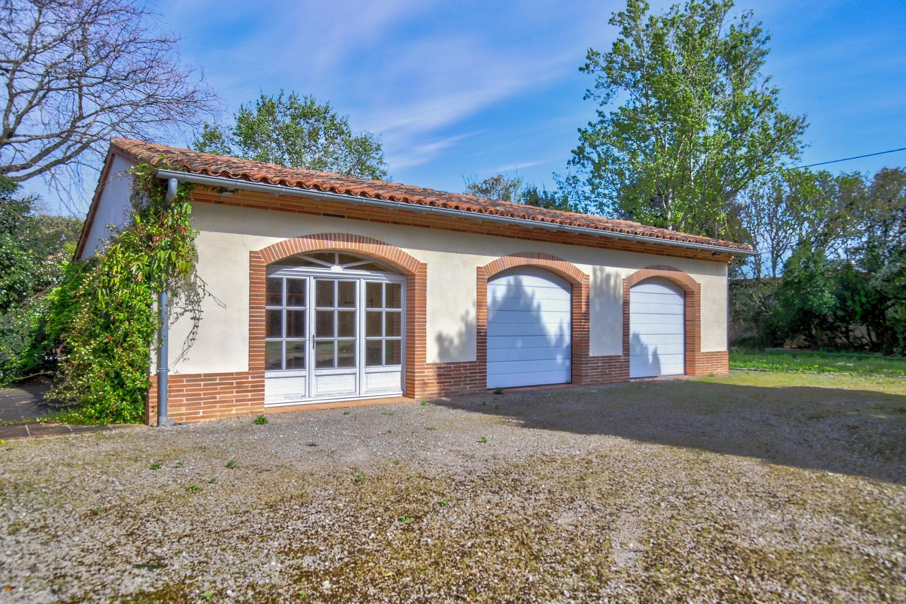 luxury house 10 Rooms for sale on TOULOUSE (31000)