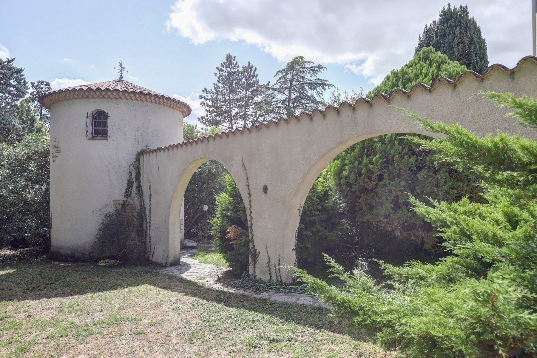 luxury house 6 Rooms for sale on TOULOUSE (31000)