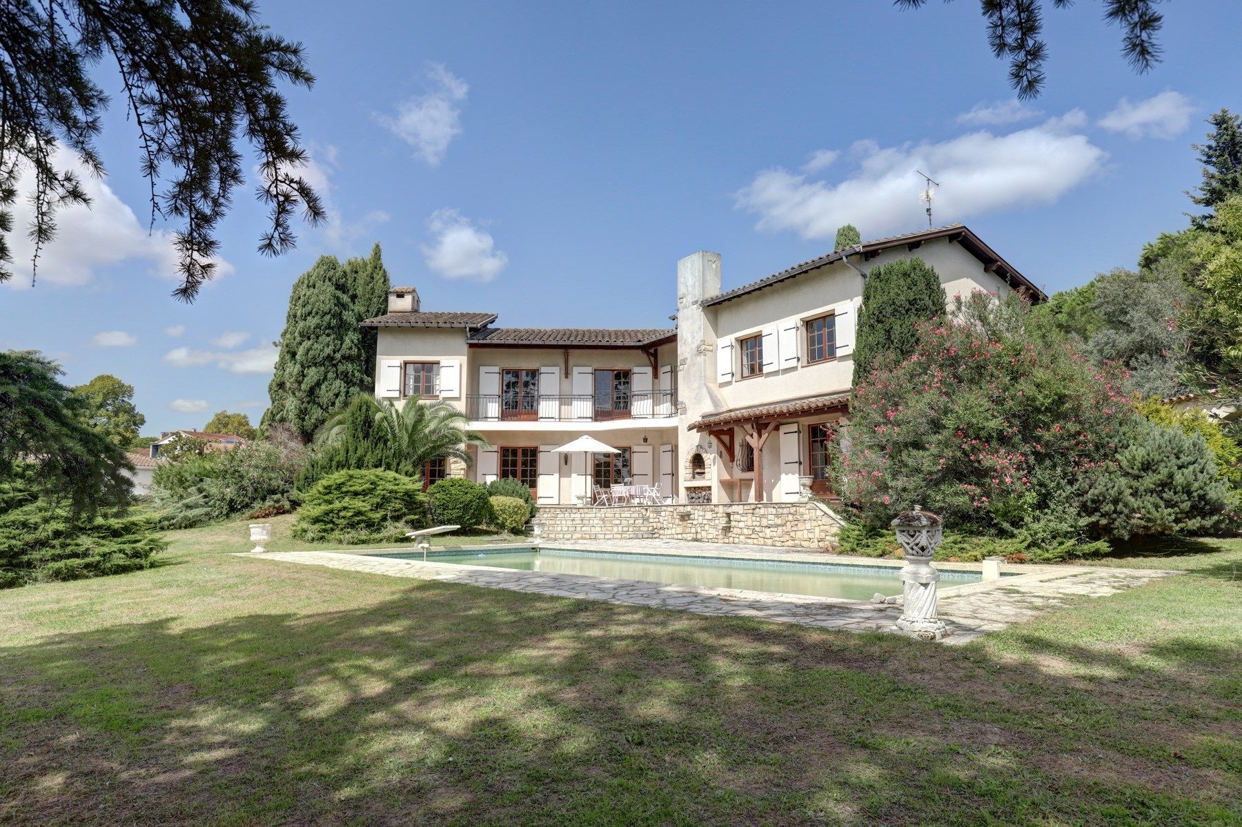 luxury house 6 Rooms for sale on ST JEAN (31240)