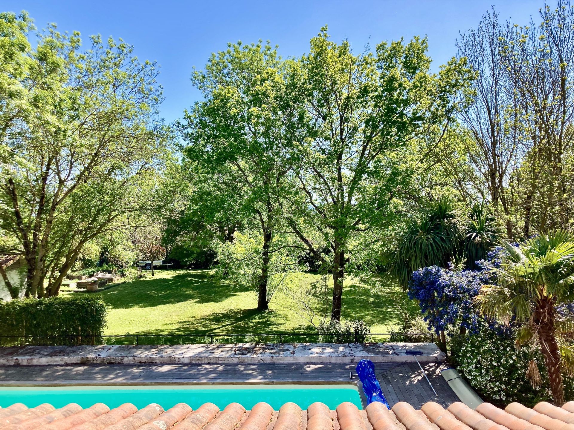 luxury house 6 Rooms for sale on CLERMONT LE FORT (31810)