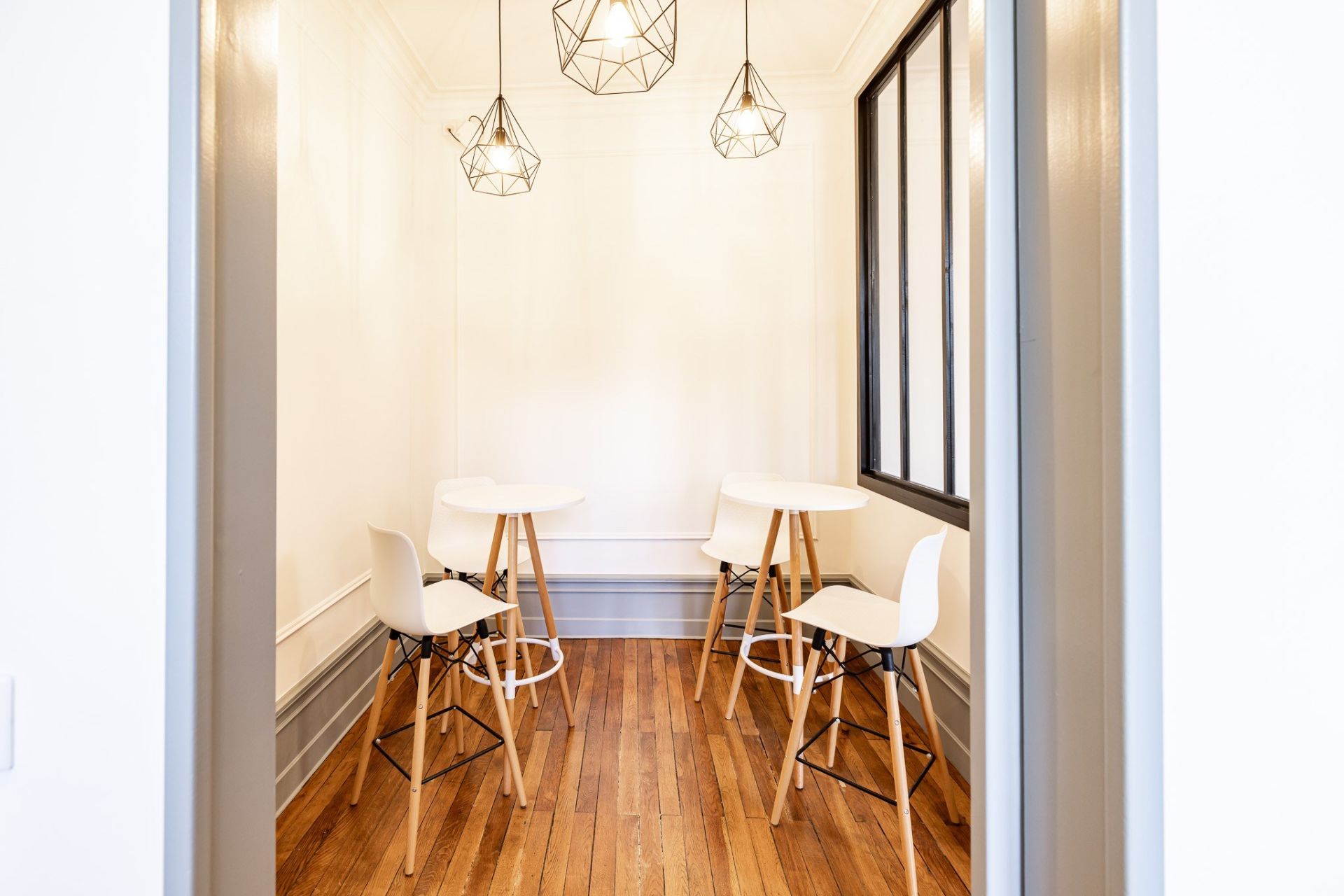 luxury apartment 7 Rooms for sale on PERIGUEUX (24000)