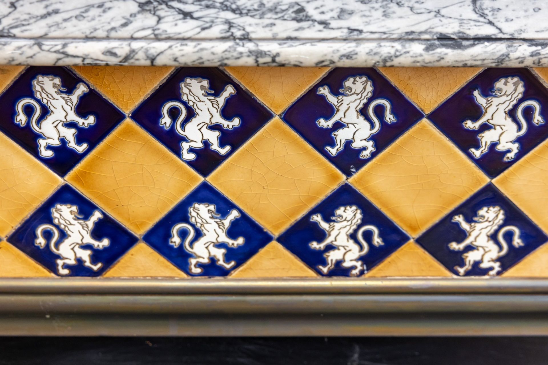 luxury apartment 7 Rooms for sale on PERIGUEUX (24000)