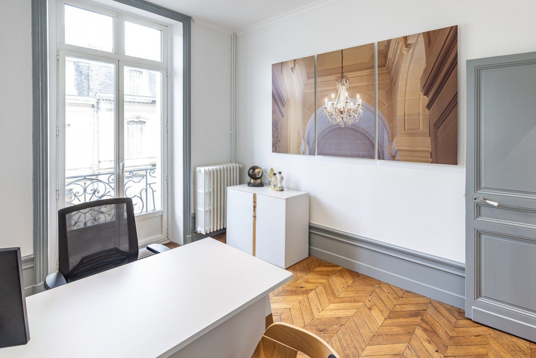 luxury apartment 7 Rooms for sale on PERIGUEUX (24000)