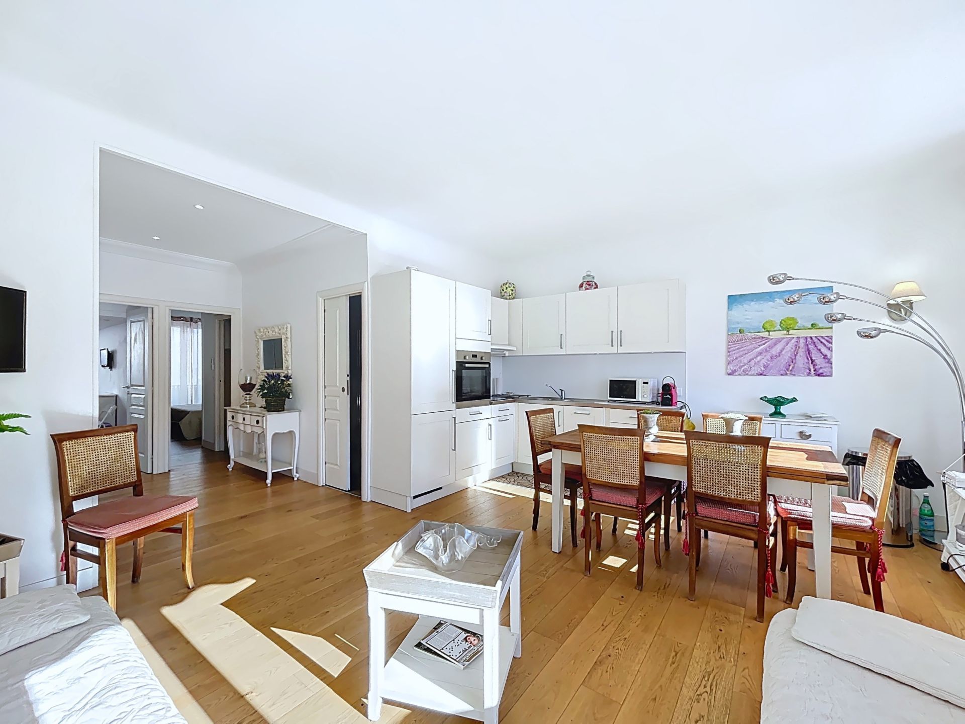 luxury apartment 3 Rooms for sale on CANNES (06400)