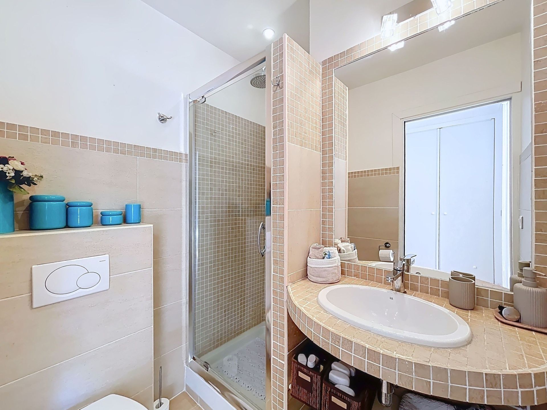 luxury apartment 3 Rooms for sale on CANNES (06400)