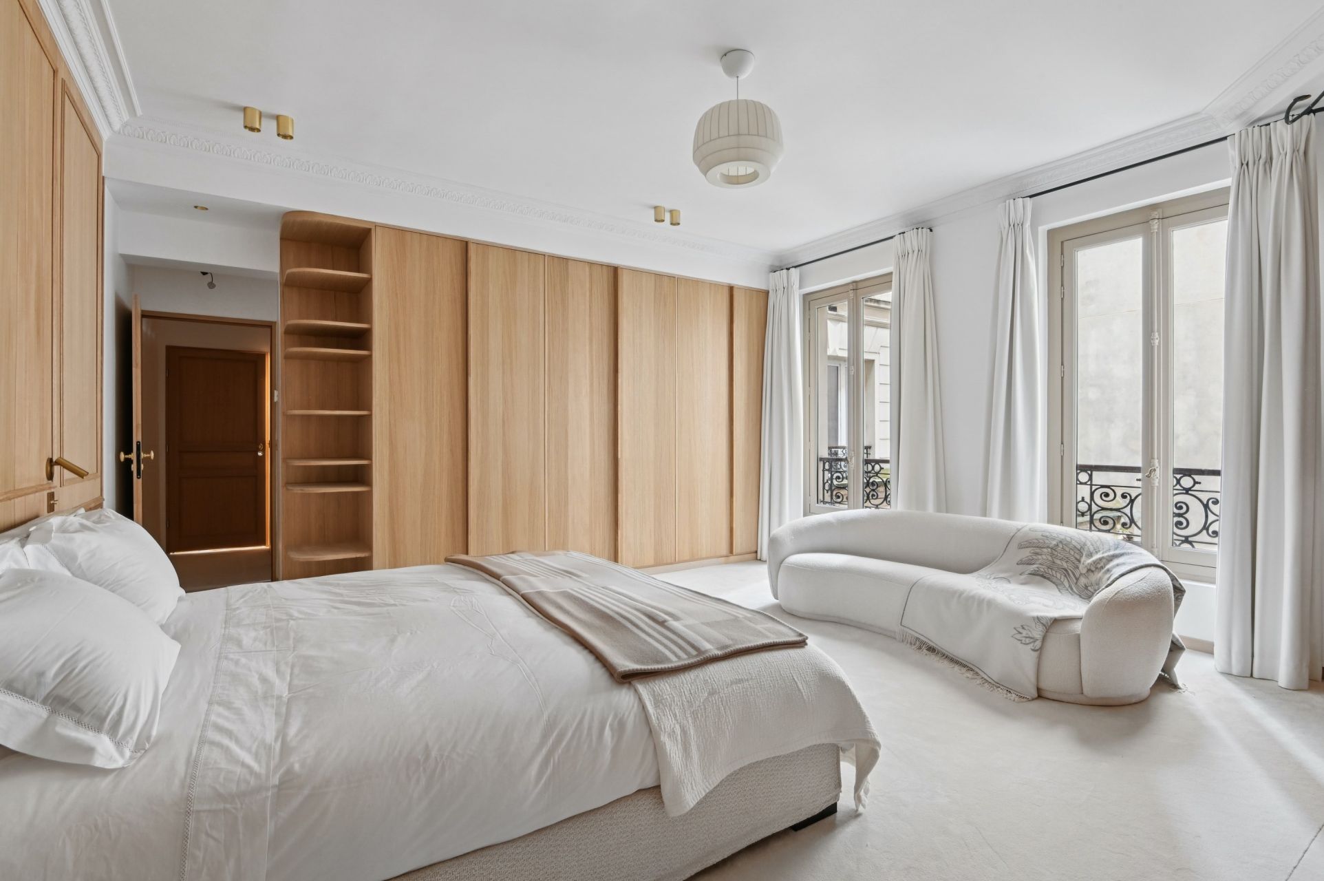 luxury apartment 5 Rooms for sale on PARIS (75007)