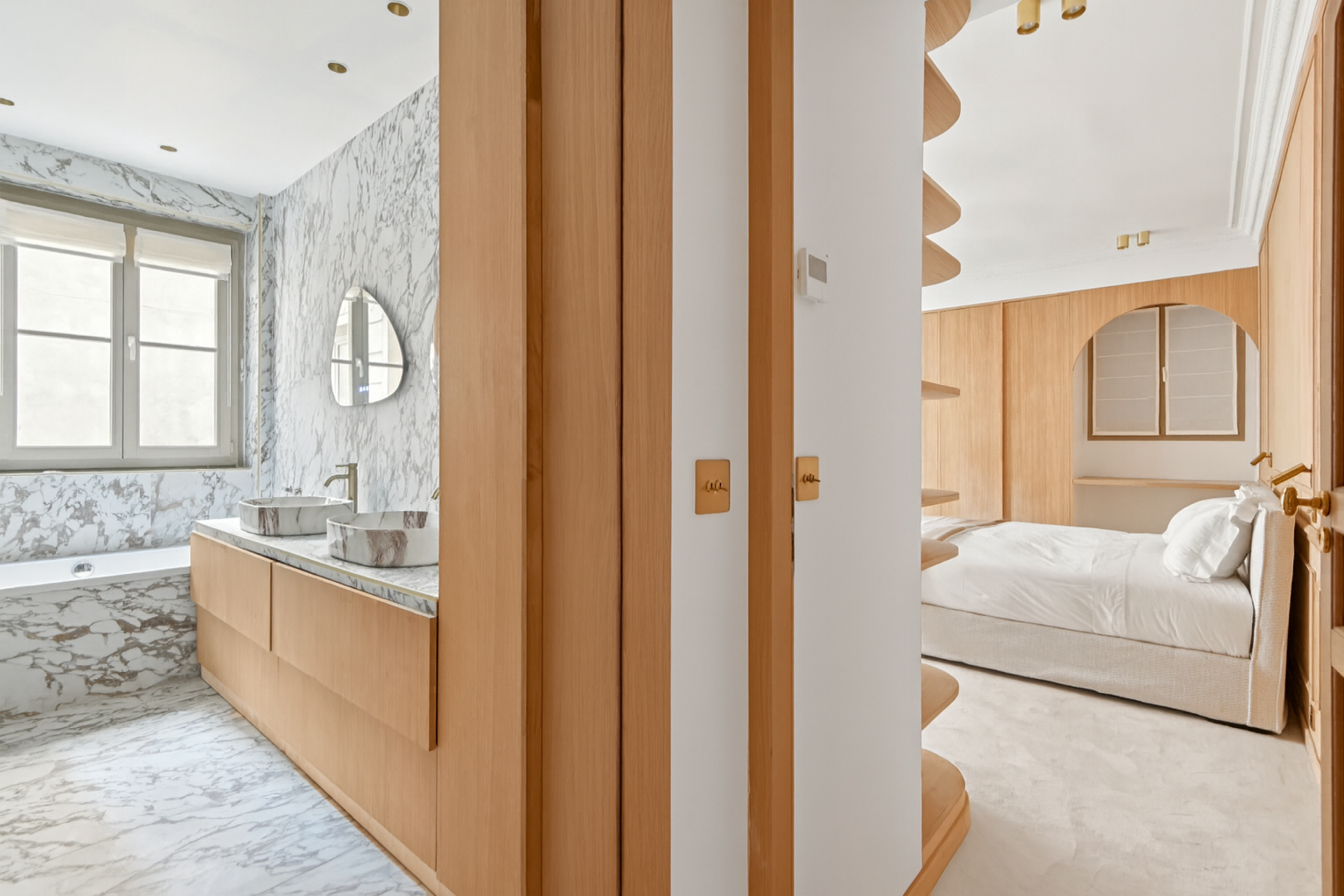 luxury apartment 5 Rooms for sale on PARIS (75007)