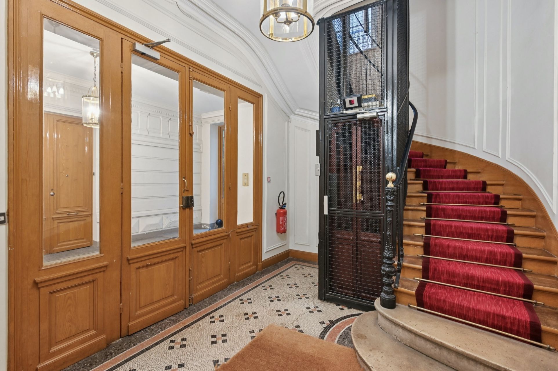 luxury apartment 5 Rooms for sale on PARIS (75007)