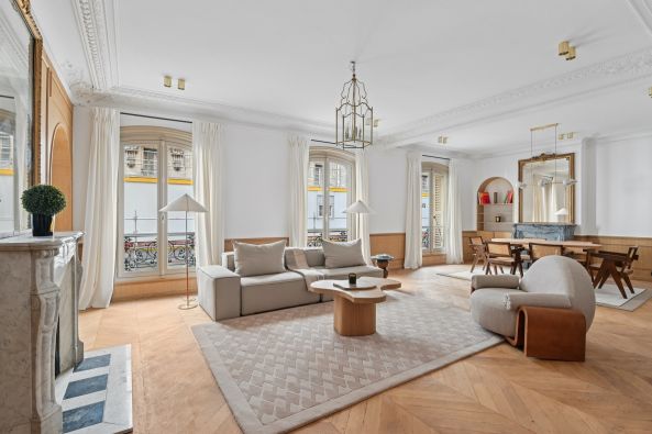 Sale Luxury apartment Paris 7 5 Rooms 161 m²