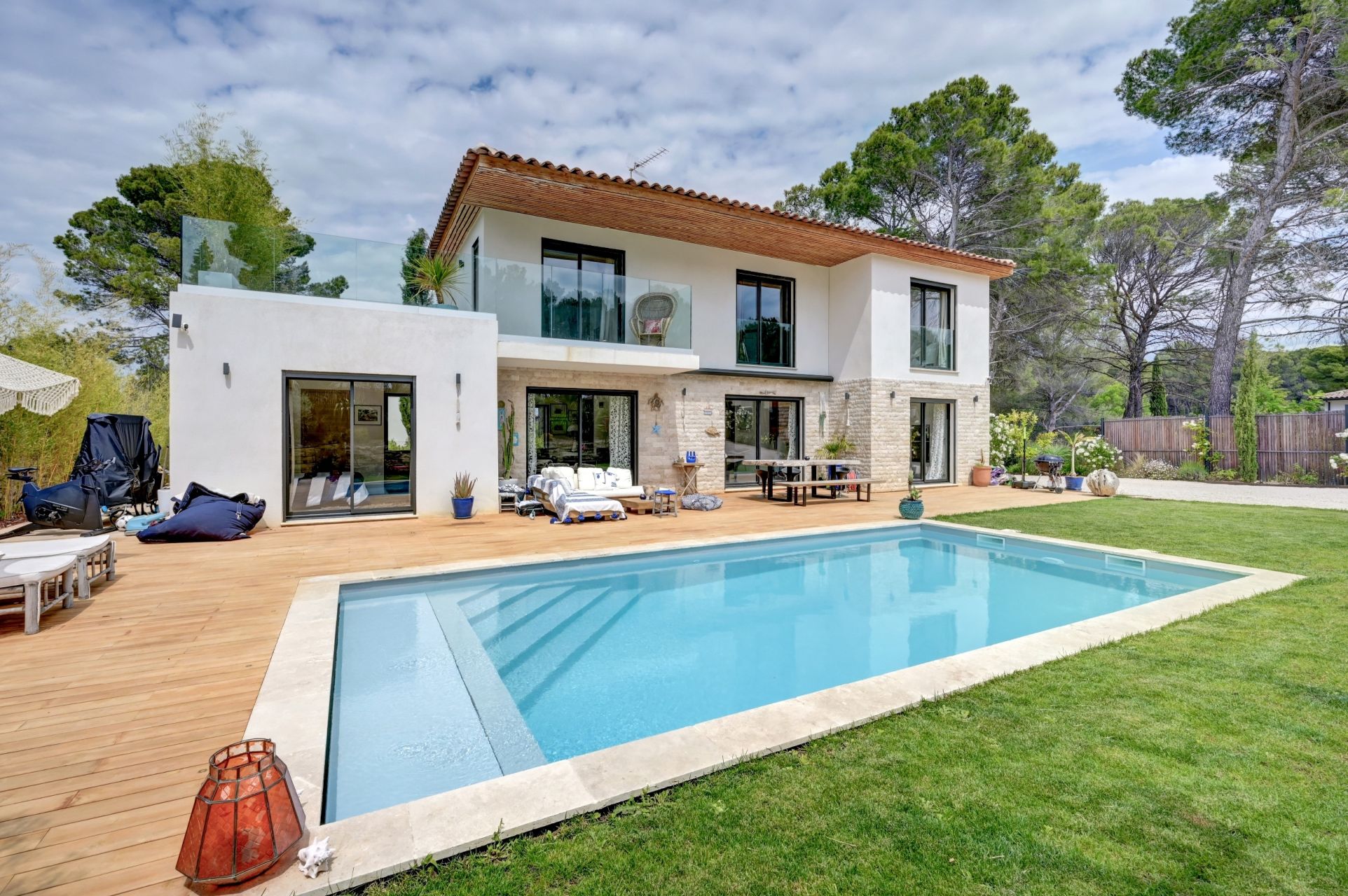 luxury house 6 Rooms for sale on AIX EN PROVENCE (13100)