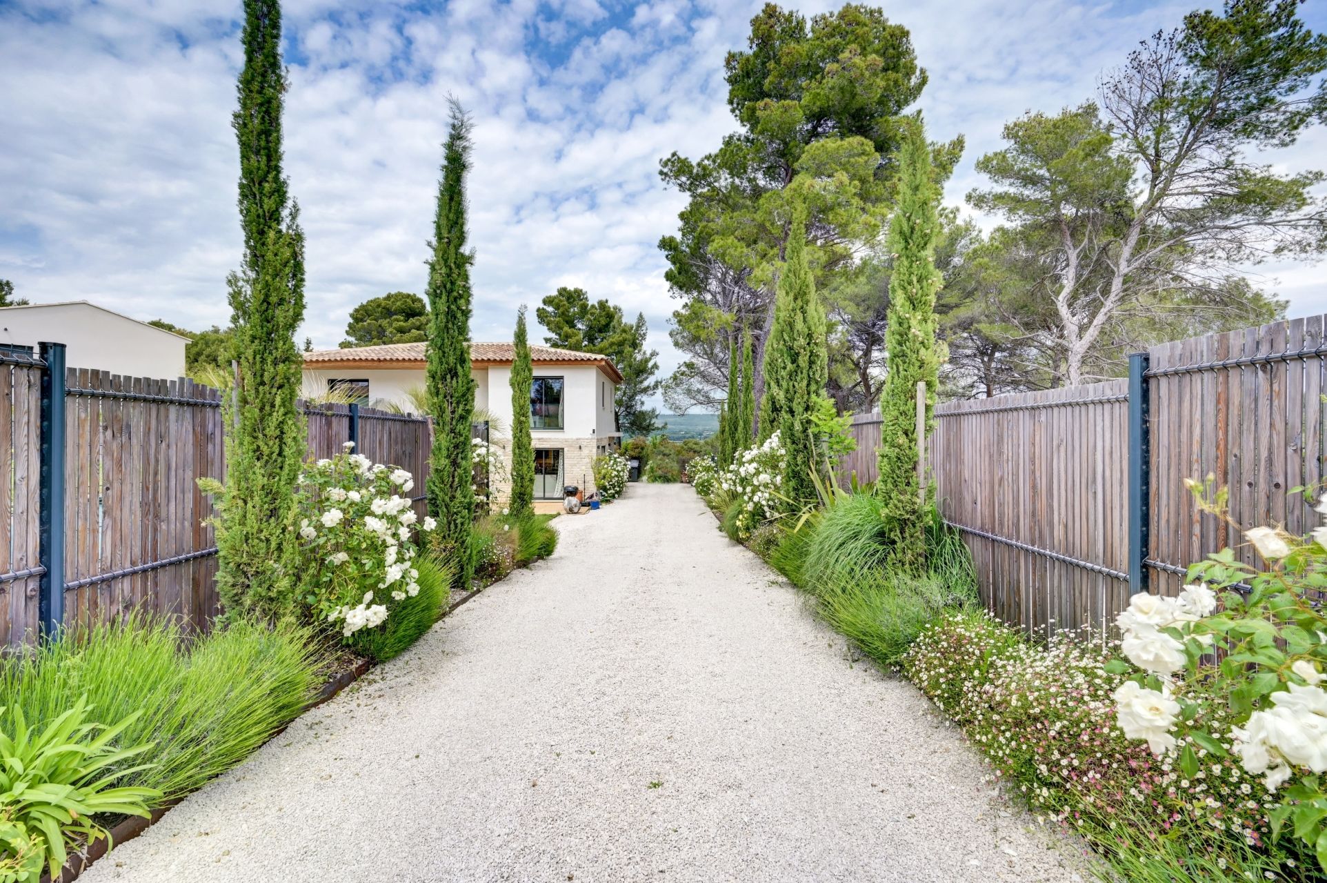 luxury house 6 Rooms for sale on AIX EN PROVENCE (13100)