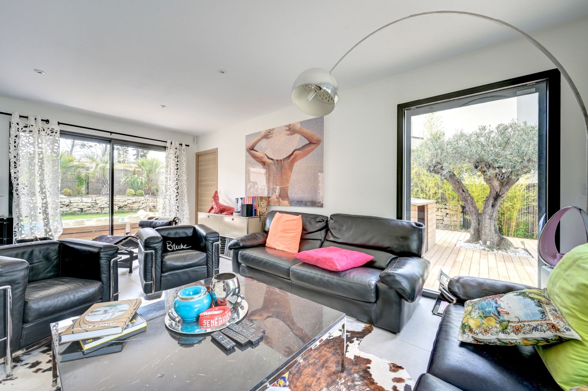 luxury house 6 Rooms for sale on AIX EN PROVENCE (13100)