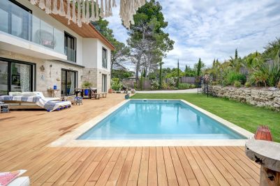 Sale Luxury house Aix-en-Provence 6 Rooms 188 m²