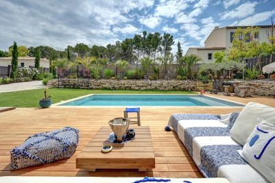 Sale Luxury house Aix-en-Provence 6 Rooms 188 m²