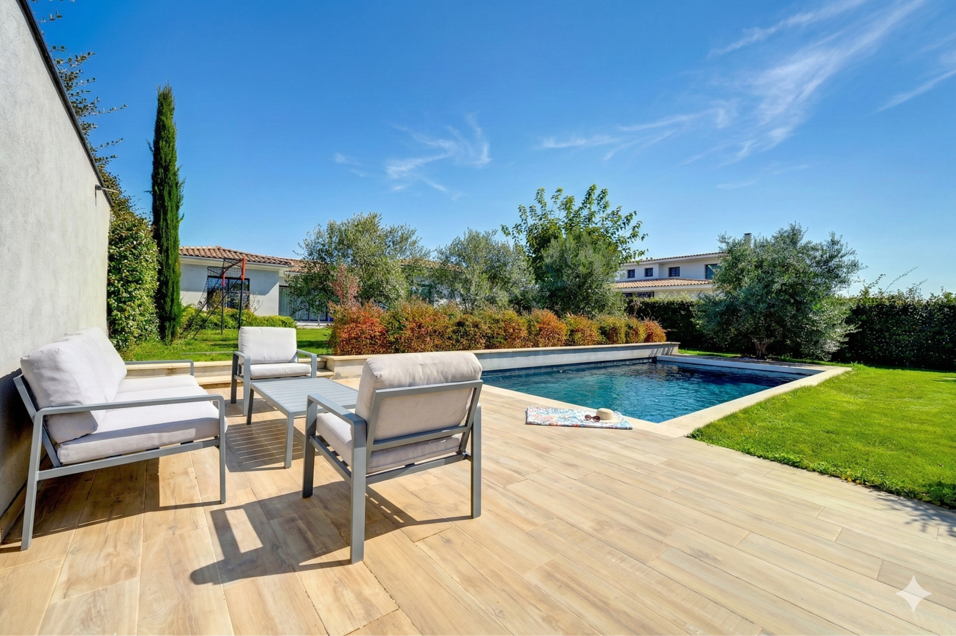 luxury house 5 Rooms for sale on AIX EN PROVENCE (13100)