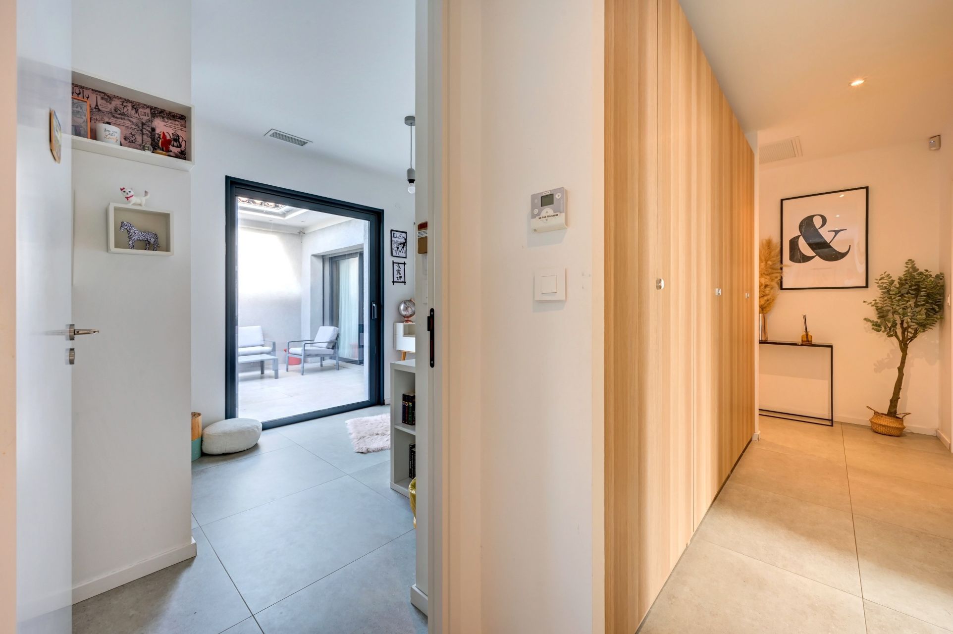 luxury house 5 Rooms for sale on EGUILLES (13510)