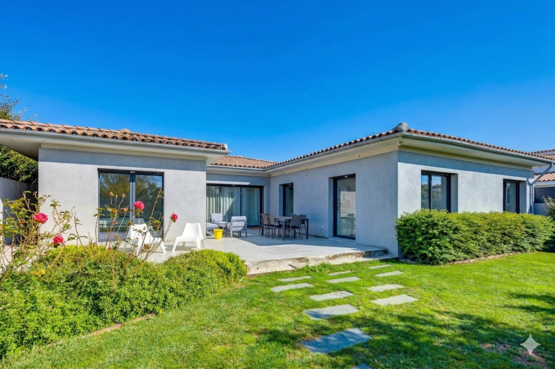 luxury house 5 Rooms for sale on AIX EN PROVENCE (13100)
