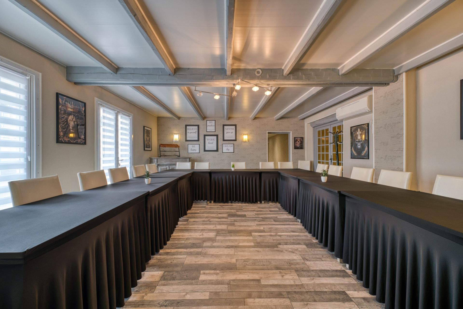 maison de maître 46 Pièces en vente sur ROULLET ST ESTEPHE (16440)