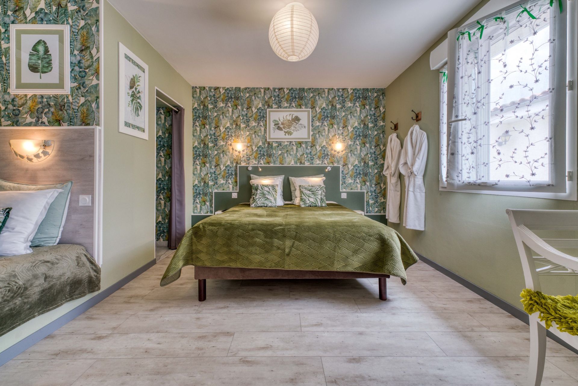 maison de maître 46 Pièces en vente sur ROULLET ST ESTEPHE (16440)