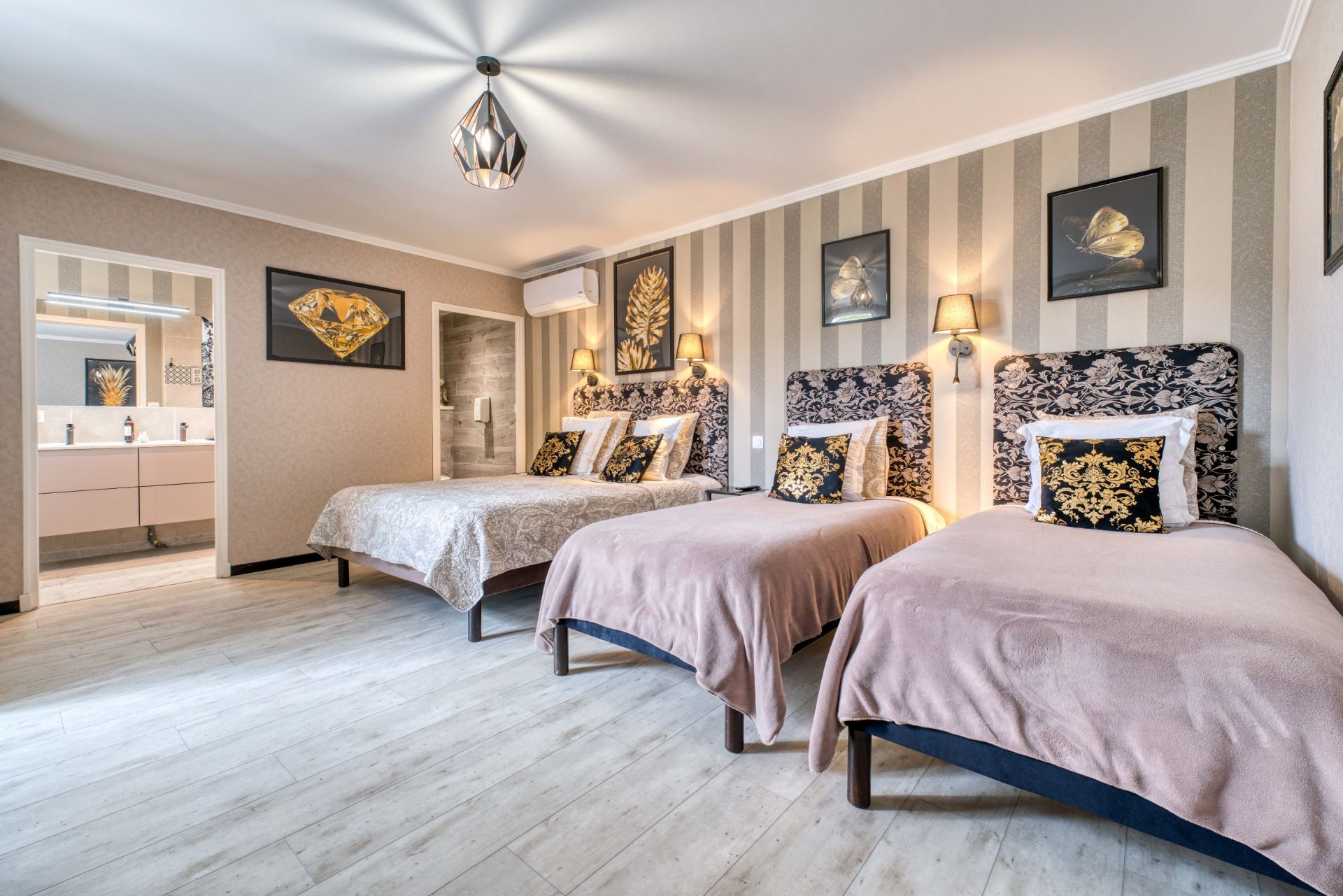 maison de maître 46 Pièces en vente sur ROULLET ST ESTEPHE (16440)