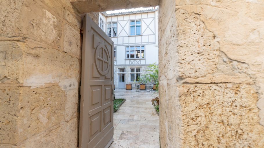 maison bourgeoise 10 Pièces en vente sur NERAC (47600)