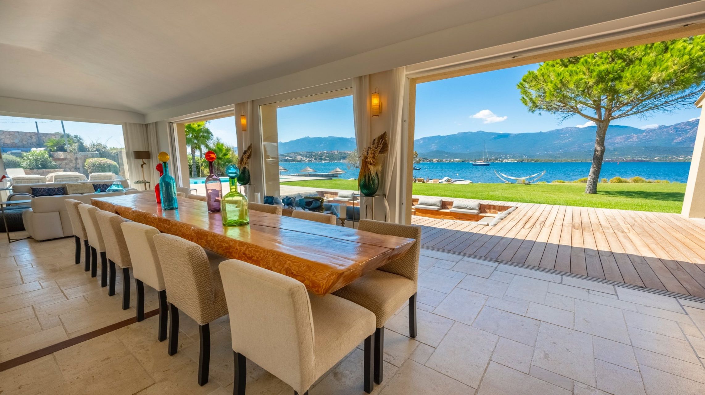 villa de luxe 7 Pièces en location saisonnière sur PORTO VECCHIO (20137)
