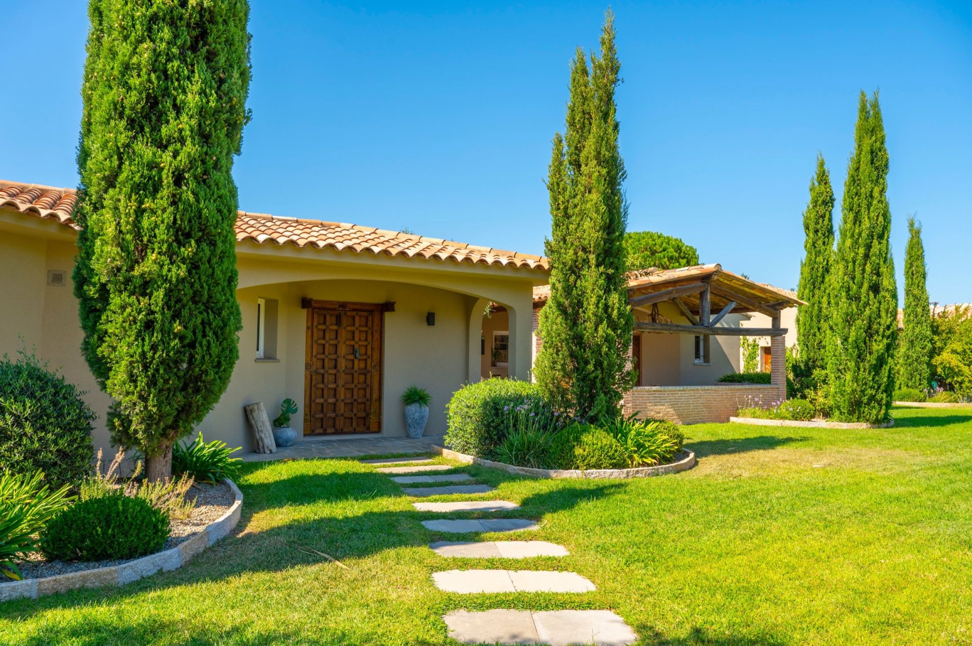 villa de luxe 7 Pièces en location saisonnière sur PORTO VECCHIO (20137)