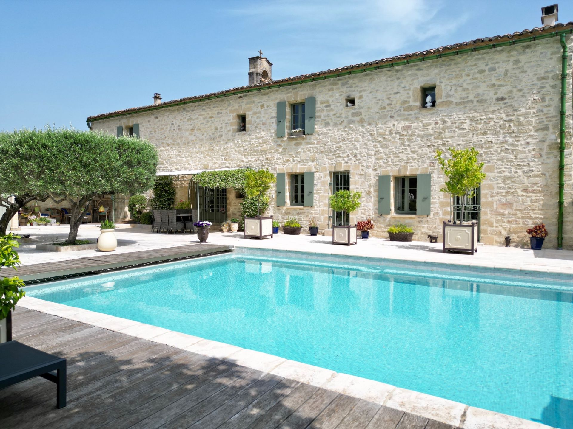 luxury house 11 Rooms for sale on UZES (30700)