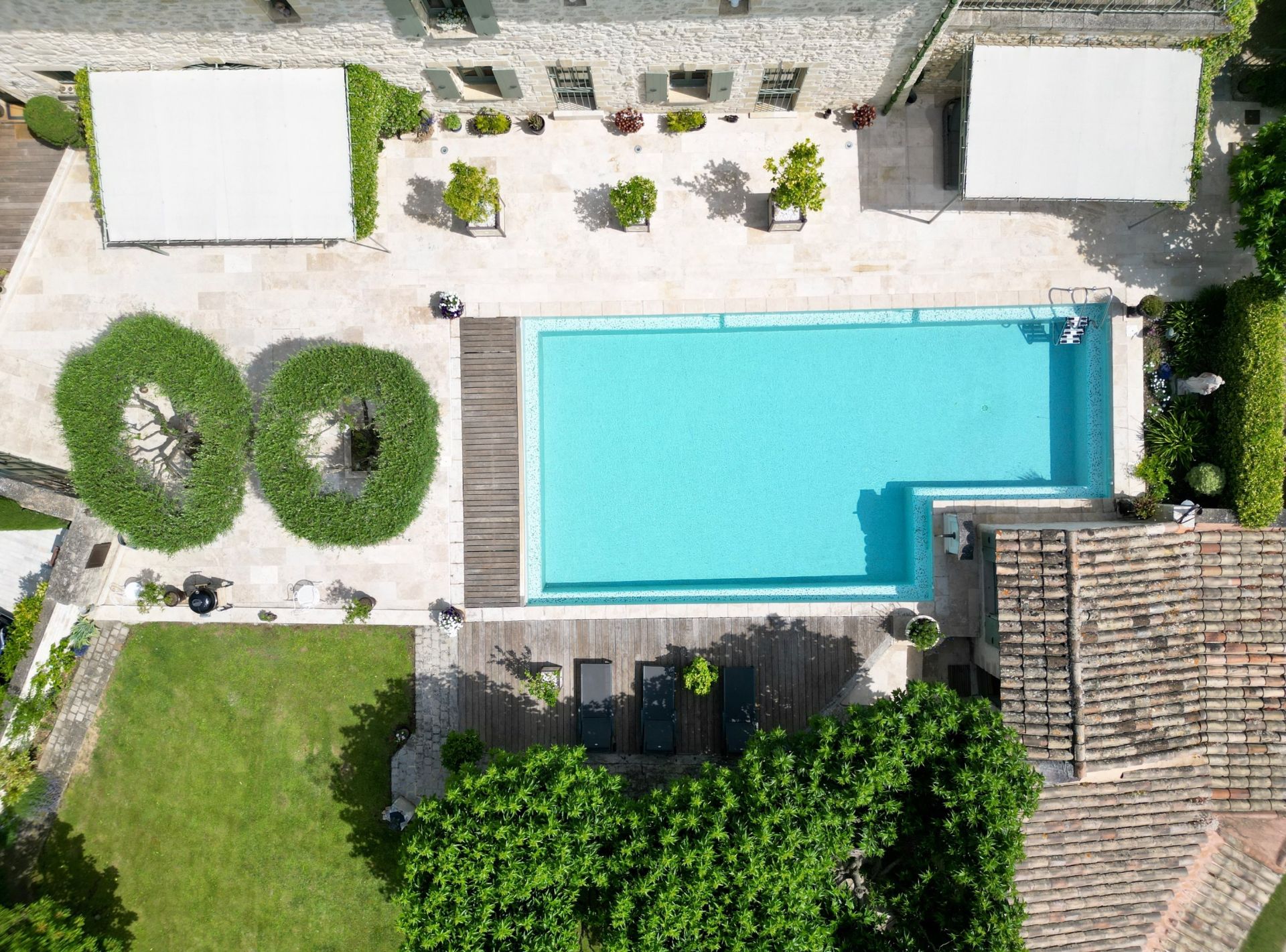 luxury house 11 Rooms for sale on UZES (30700)