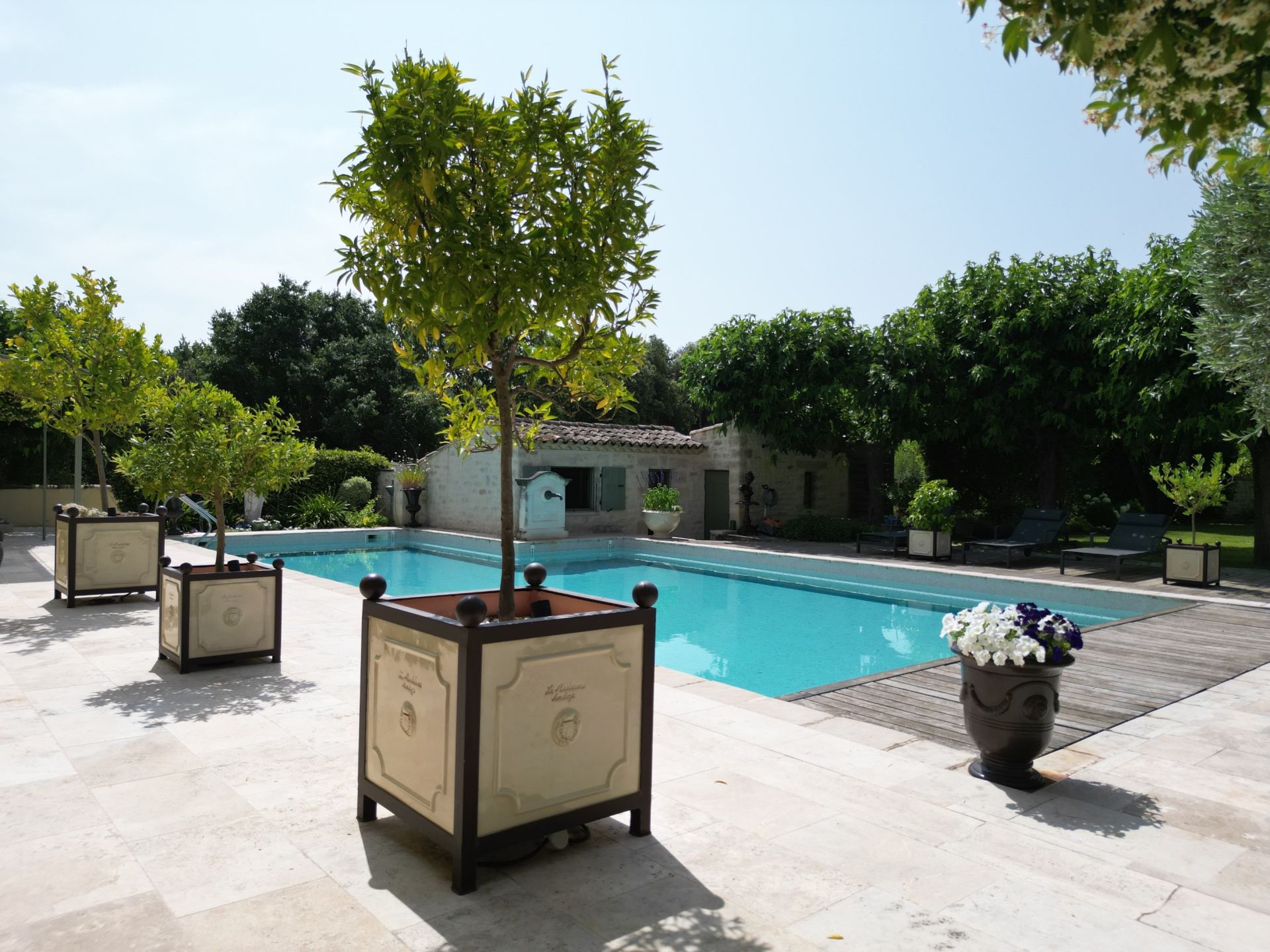 luxury house 11 Rooms for sale on UZES (30700)