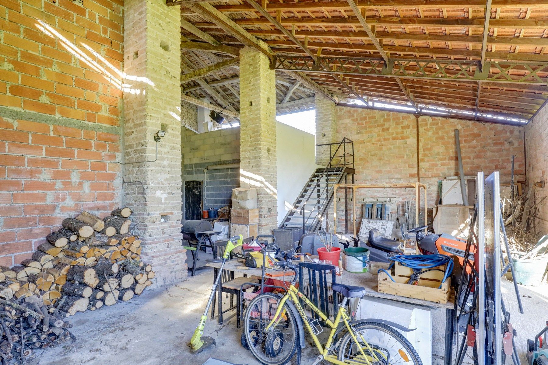 luxury house 10 Rooms for sale on LAVAUR (81500)