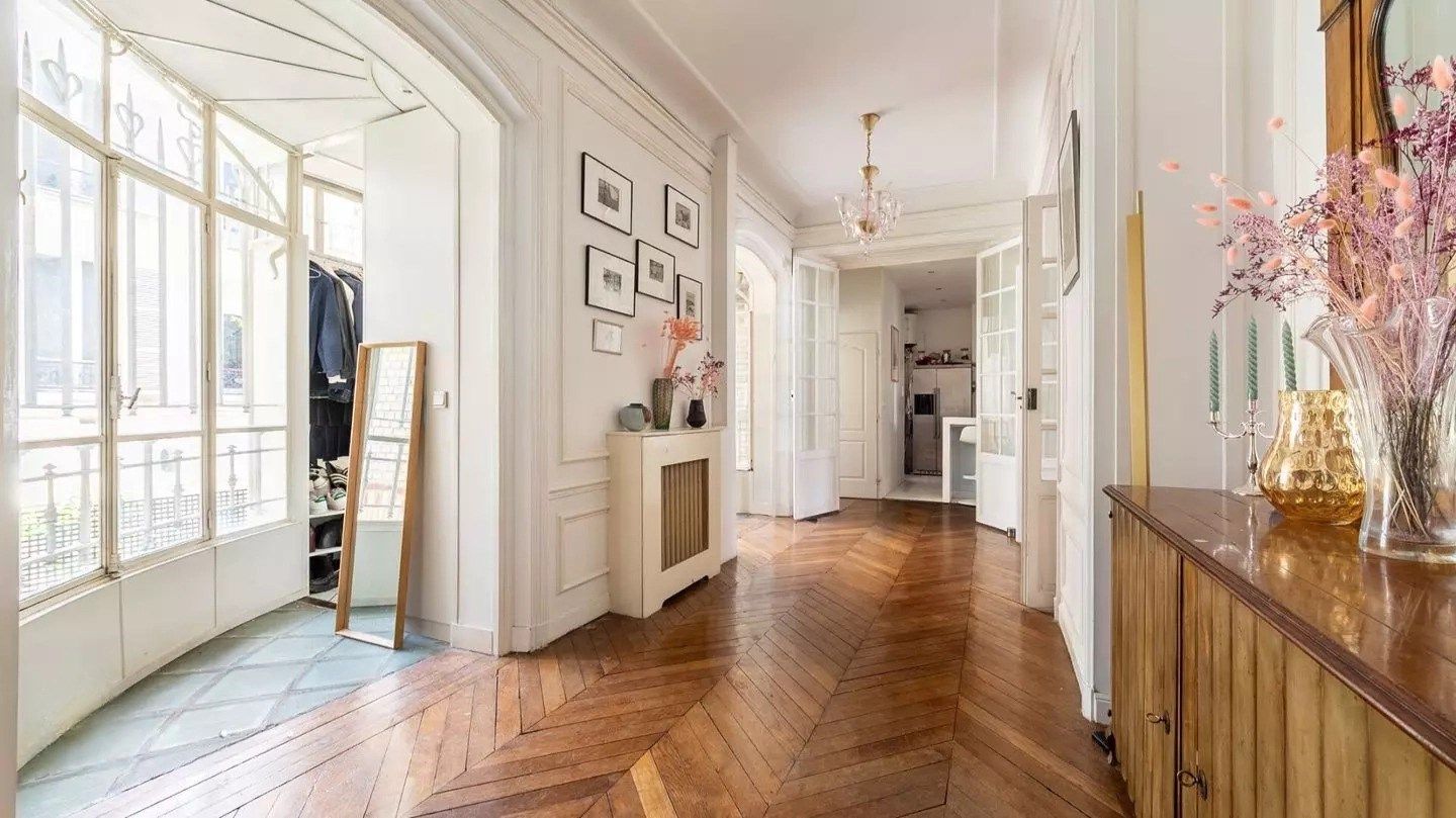 luxury apartment 6 Rooms for sale on PARIS (75017)