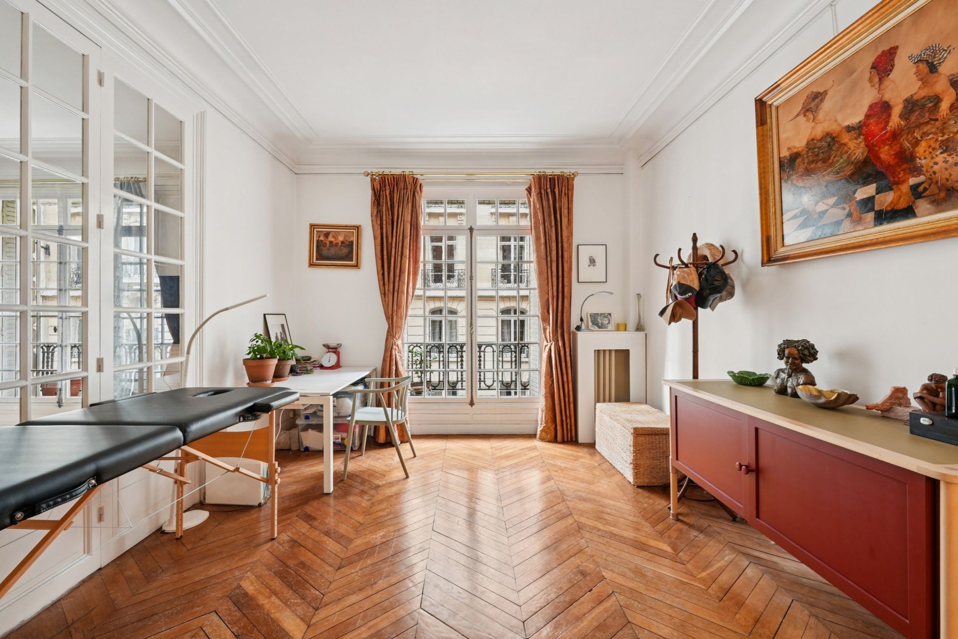 luxury apartment 6 Rooms for sale on PARIS (75017)