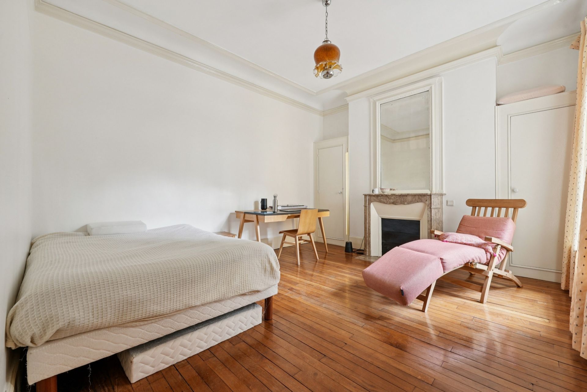 luxury apartment 6 Rooms for sale on PARIS (75017)