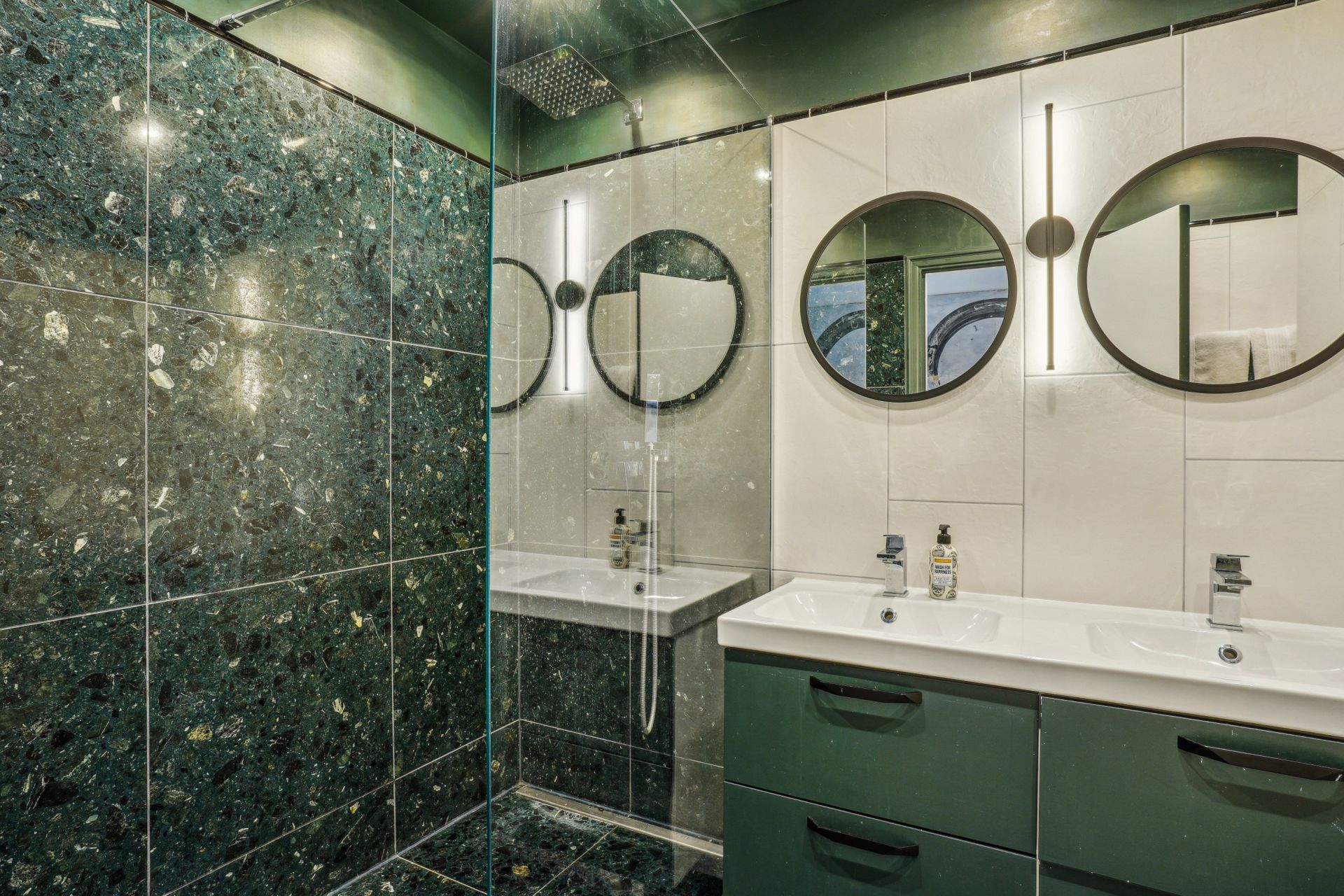 luxury apartment 5 Rooms for sale on PARIS (75016)