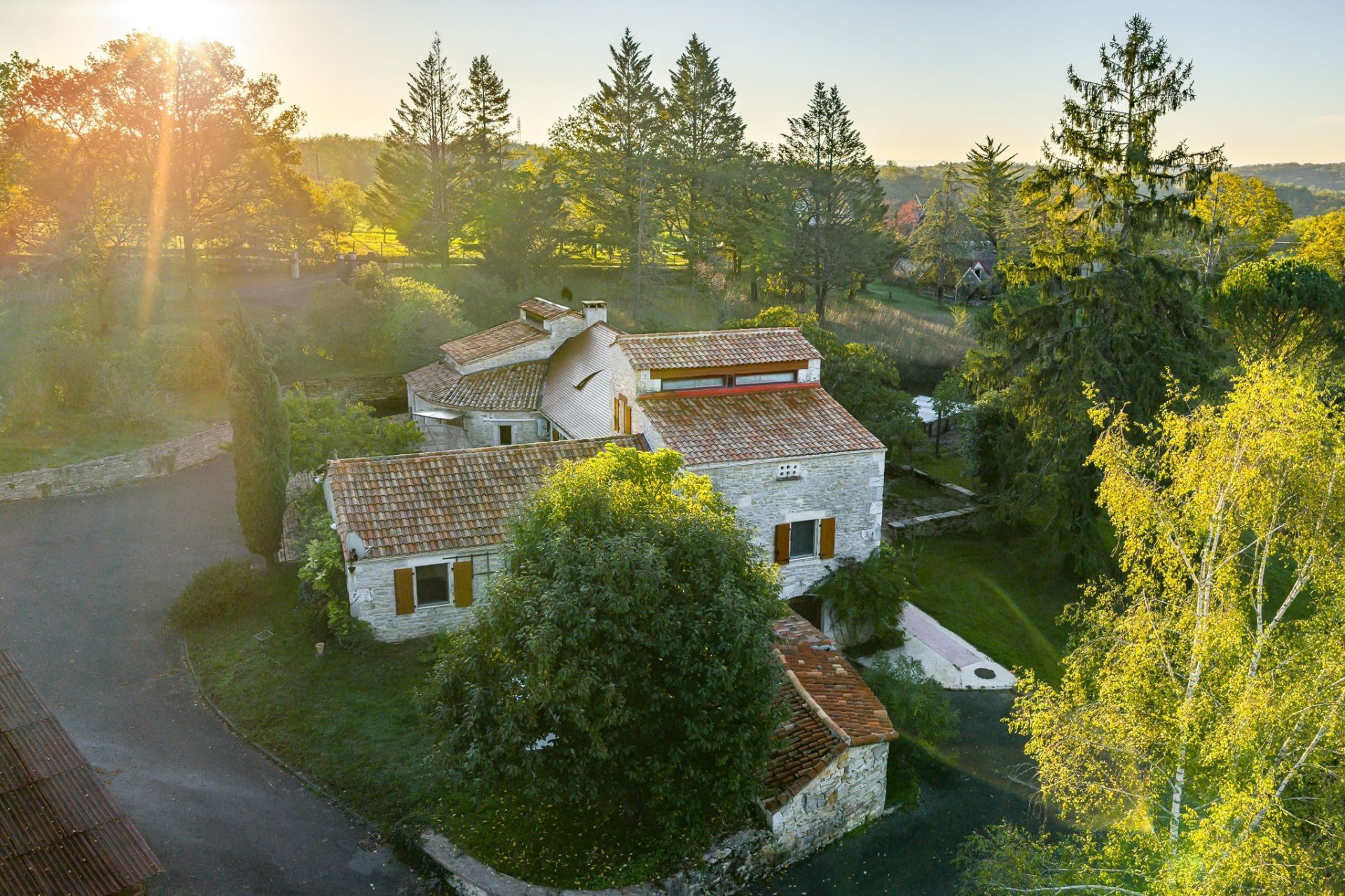 luxury house 6 Rooms for sale on SOUILLAC (46200)